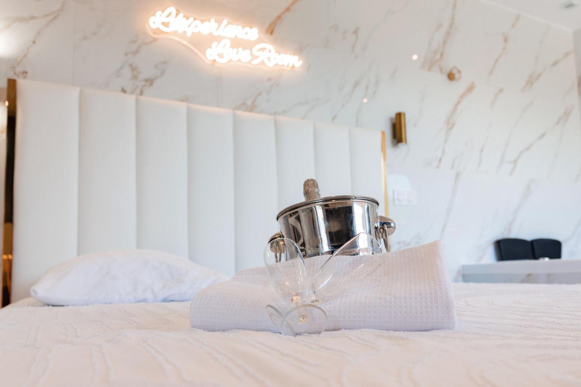 L'Experience Love Room Saint-Jean-Bonnefonds Dış mekan fotoğraf