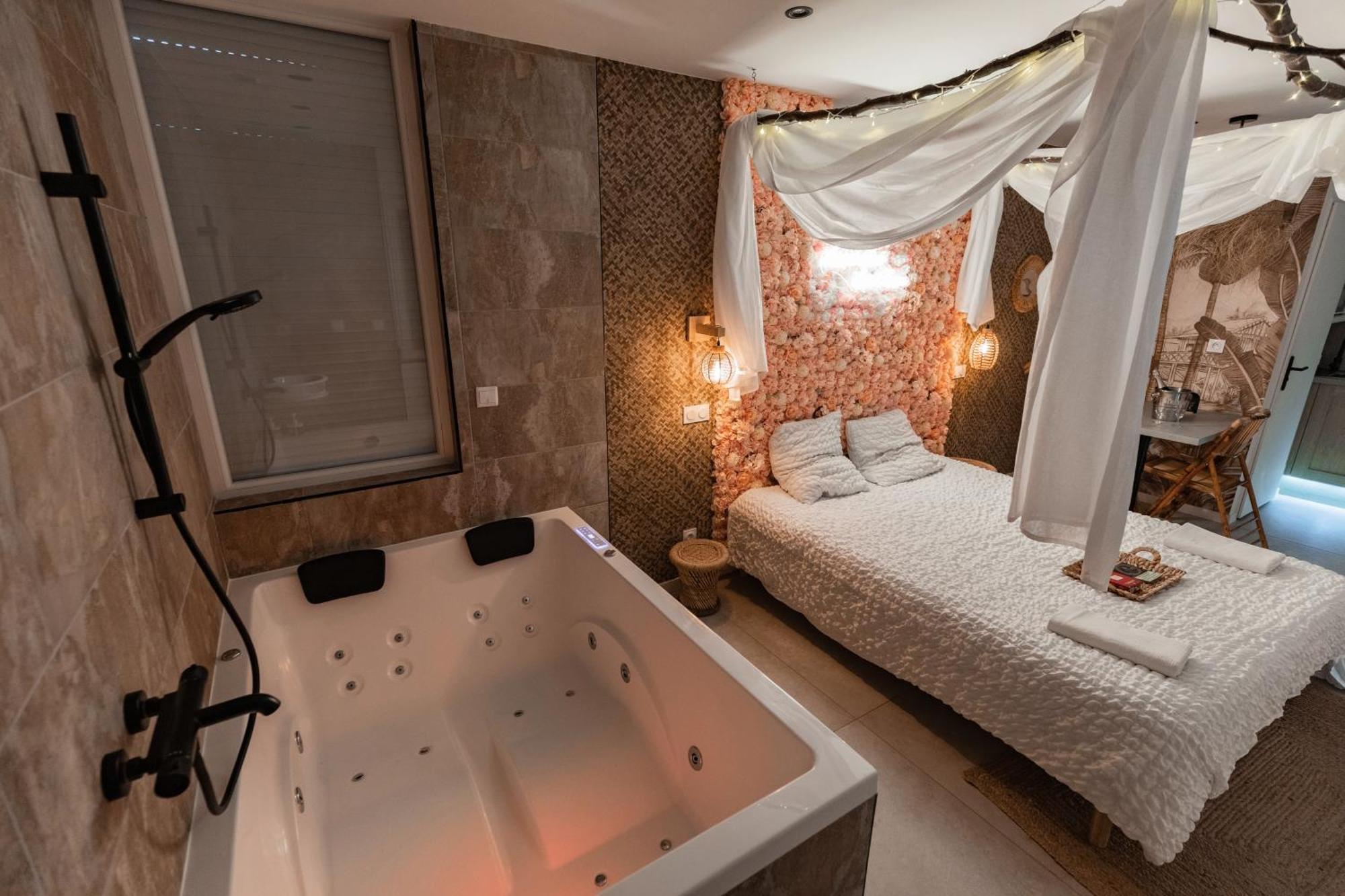 L'Experience Love Room Saint-Jean-Bonnefonds Dış mekan fotoğraf