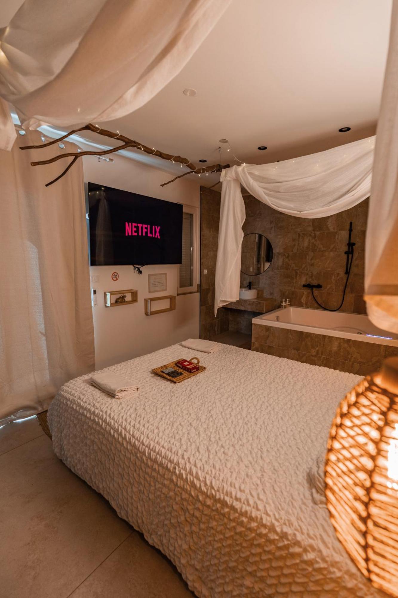 L'Experience Love Room Saint-Jean-Bonnefonds Dış mekan fotoğraf