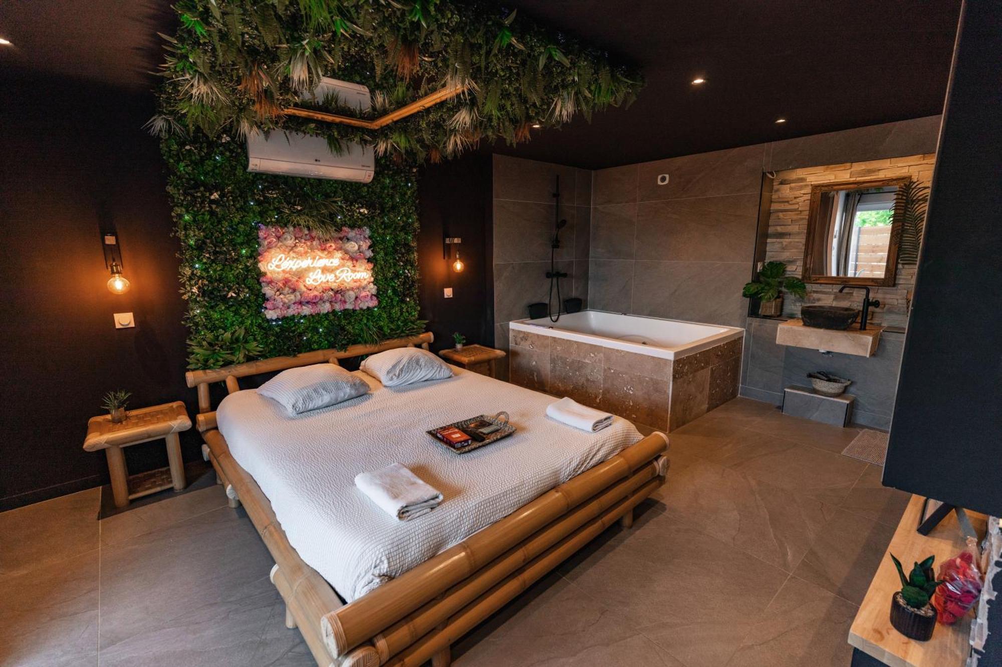 L'Experience Love Room Saint-Jean-Bonnefonds Dış mekan fotoğraf